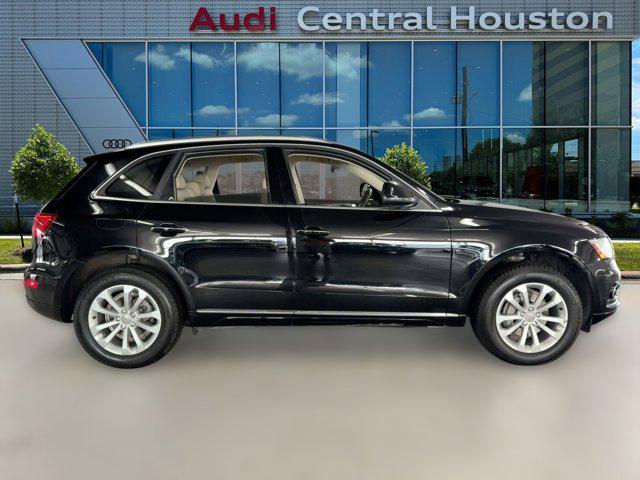 Photo of 2015 Black Audi Q5