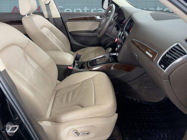 Photo of 2015 Black Audi Q5