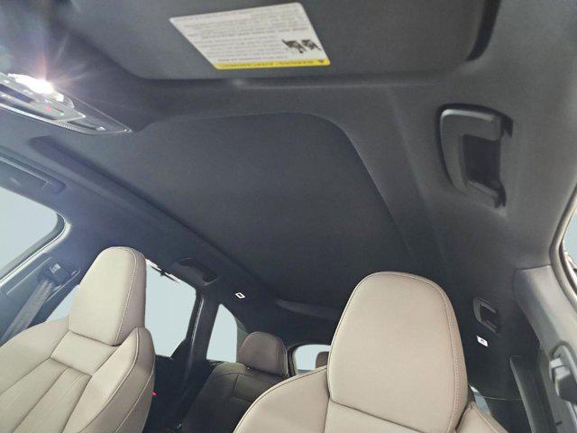 Photo of 2025 Glacier White Metallic Audi Q5