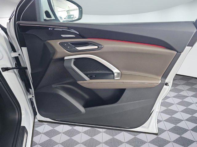 Photo of 2025 Glacier White Metallic Audi Q5