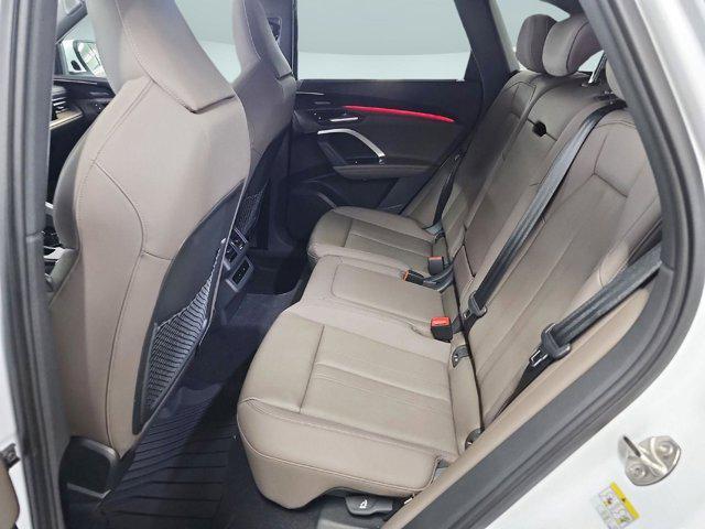Photo of 2025 Glacier White Metallic Audi Q5