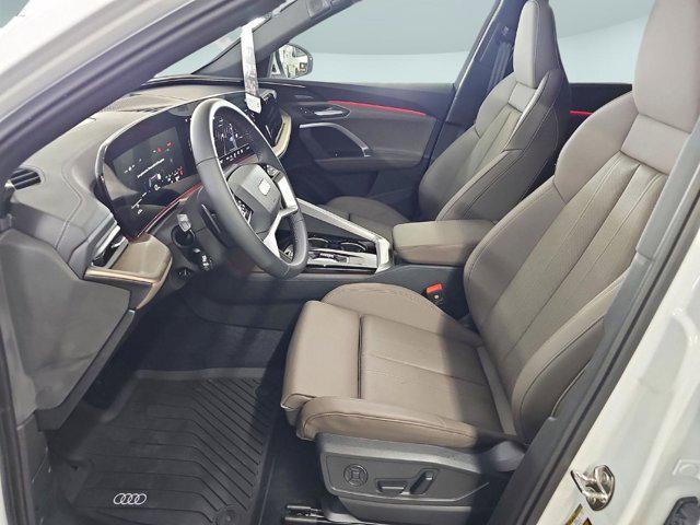 Photo of 2025 Glacier White Metallic Audi Q5