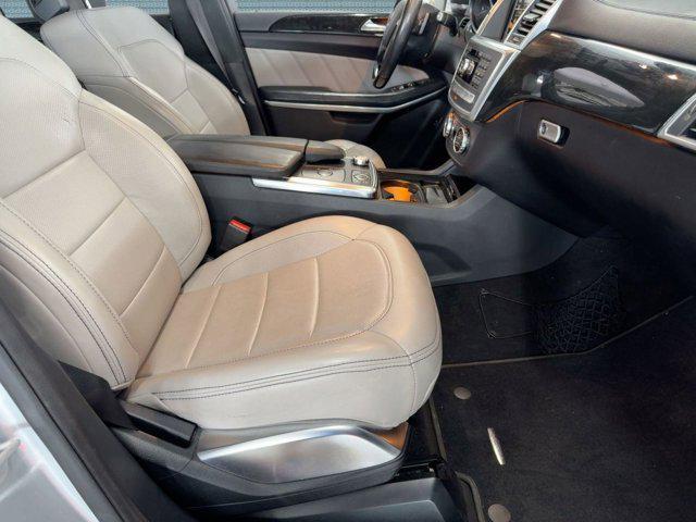 Photo of 2015 Iridium Silver Metallic Mercedes-Benz GL-Class
