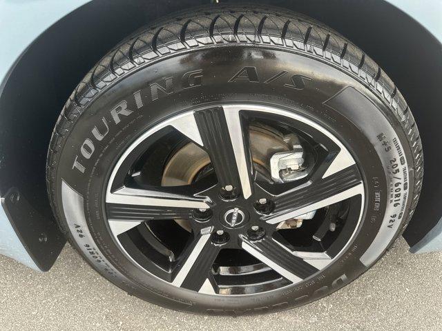 Photo of 2024 Atlantic Gray M Nissan Sentra