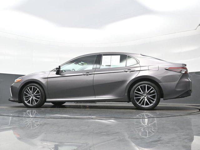 Photo of 2021 Predawn Gray Mica Toyota Camry
