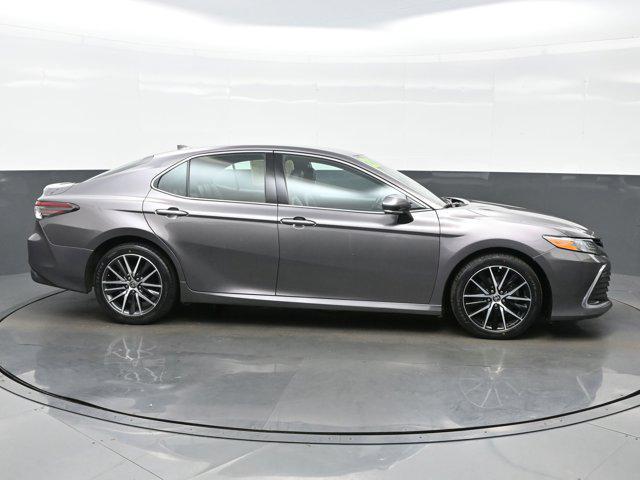Photo of 2021 Predawn Gray Mica Toyota Camry