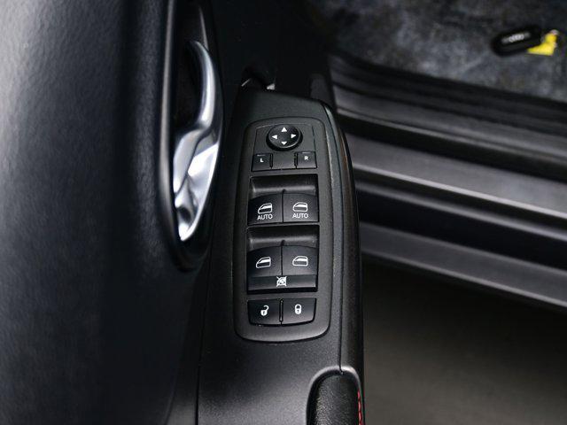 Photo of 2022 Granite Crystal Metallic Clearcoat Jeep Cherokee