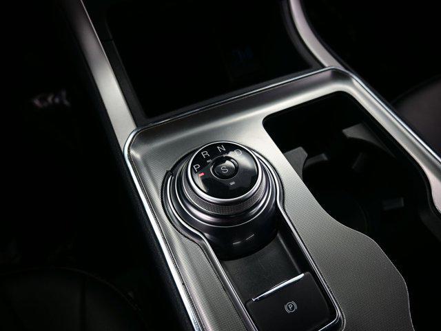 Photo of 2022 Oxford White Ford Edge