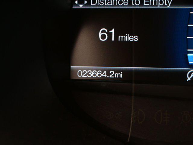 Photo of 2022 Oxford White Ford Edge