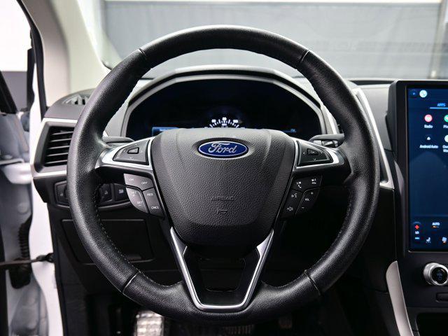 Photo of 2022 Oxford White Ford Edge