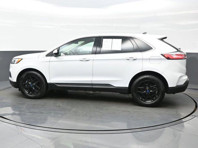 Photo of 2022 Oxford White Ford Edge