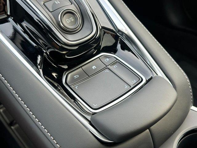 Photo of 2025 Platinum White Pearl Acura RDX