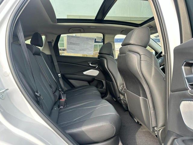 Photo of 2025 Platinum White Pearl Acura RDX