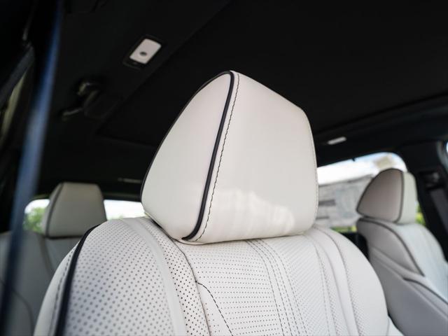 Photo of 2026 Gray Acura MDX