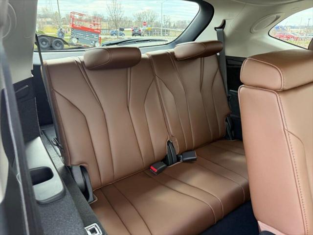 Photo of 2025 Majestic Black Pearl Acura MDX