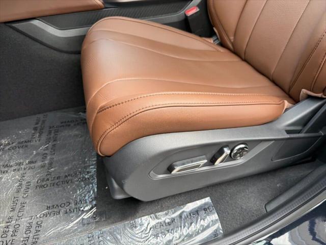 Photo of 2025 Majestic Black Pearl Acura MDX