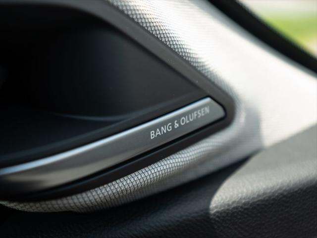Photo of 2026 Platinum White Pearl Acura MDX