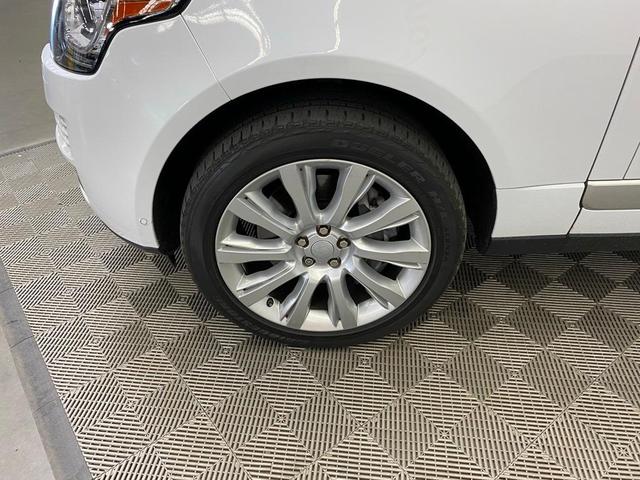 Photo of 2017 Fuji White Land Rover Range Rover