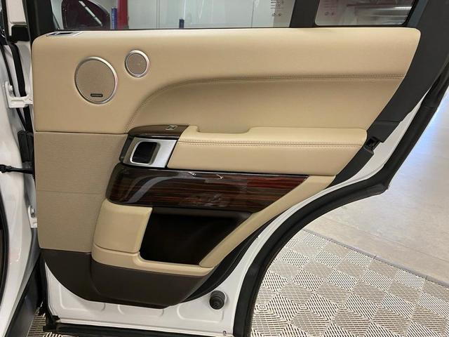 Photo of 2017 Fuji White Land Rover Range Rover