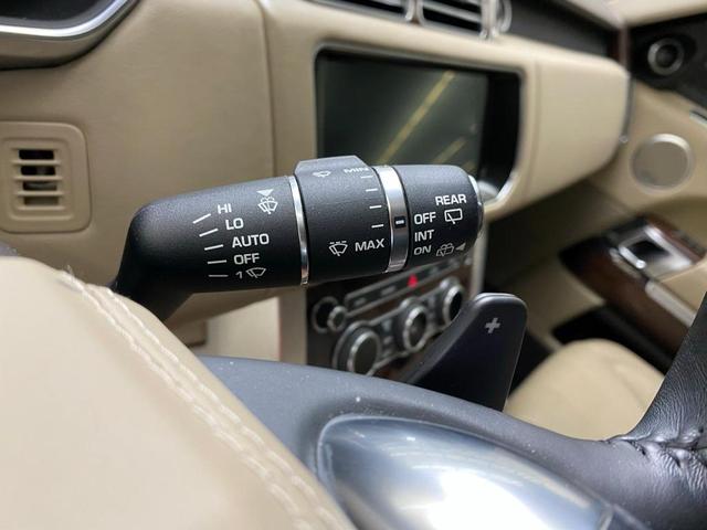 Photo of 2017 Fuji White Land Rover Range Rover