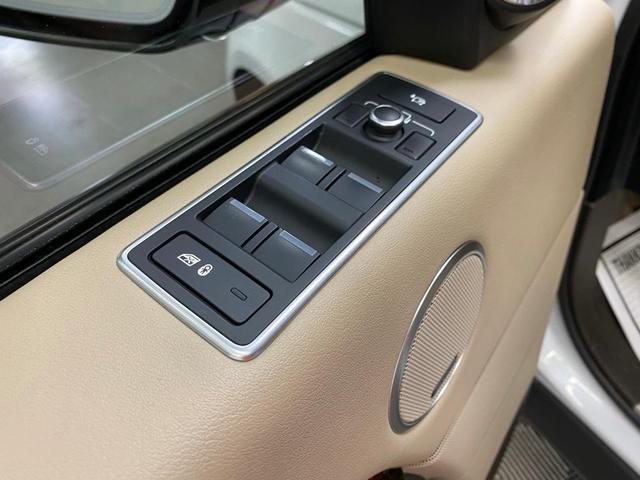 Photo of 2017 Fuji White Land Rover Range Rover