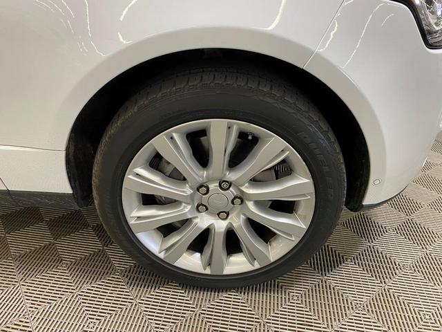 Photo of 2017 Fuji White Land Rover Range Rover