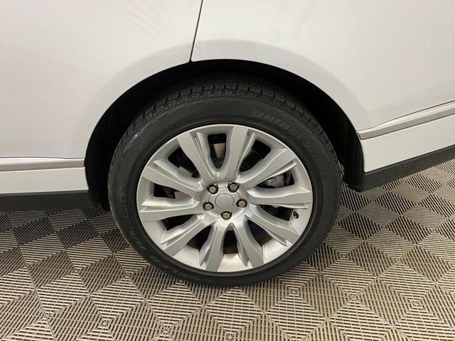 Photo of 2017 Fuji White Land Rover Range Rover