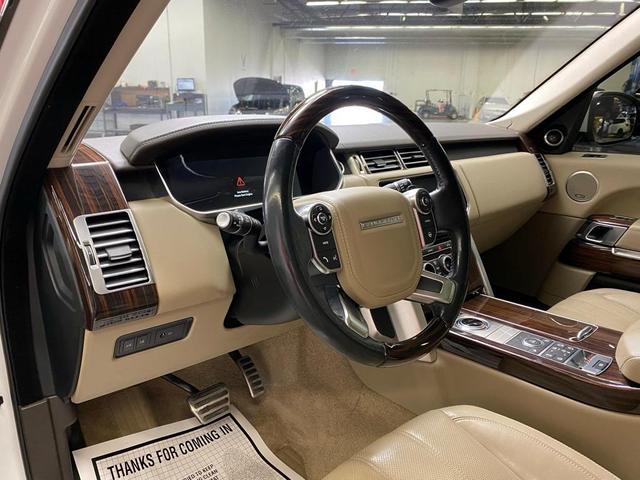 Photo of 2017 Fuji White Land Rover Range Rover