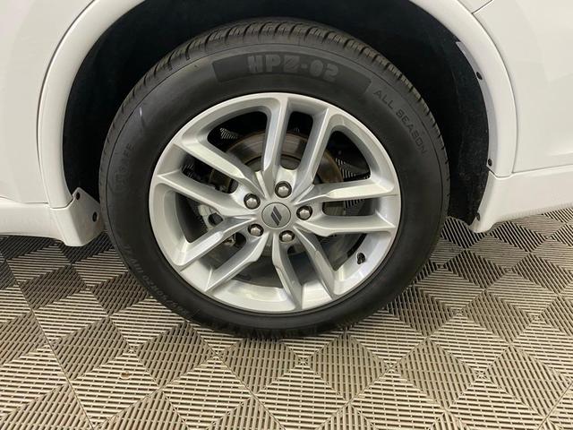 Photo of 2024 White Knuckle Clearcoat Dodge Durango