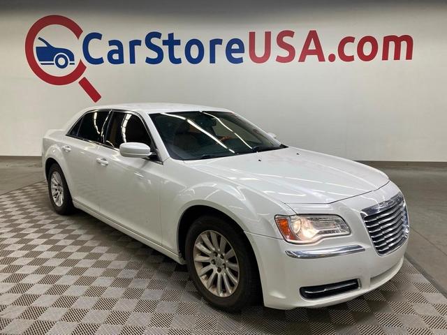 Photo of 2014 Ivory Tri Coat Pearl Chrysler 300