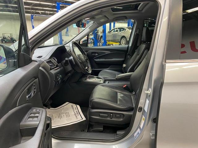Photo of 2023 Silver Honda Ridgeline