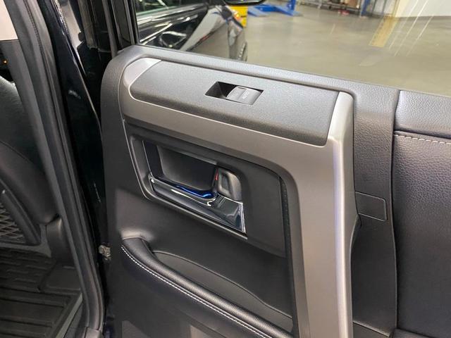 Photo of 2020 Black Toyota 4Runner