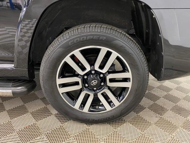Photo of 2020 Black Toyota 4Runner