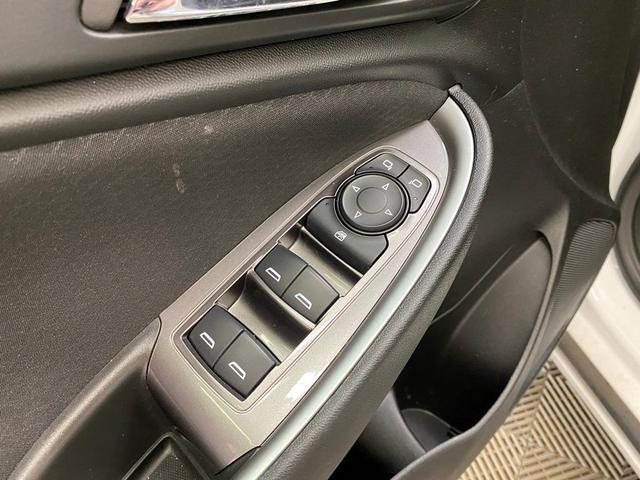 Photo of 2023 White Chevrolet Malibu
