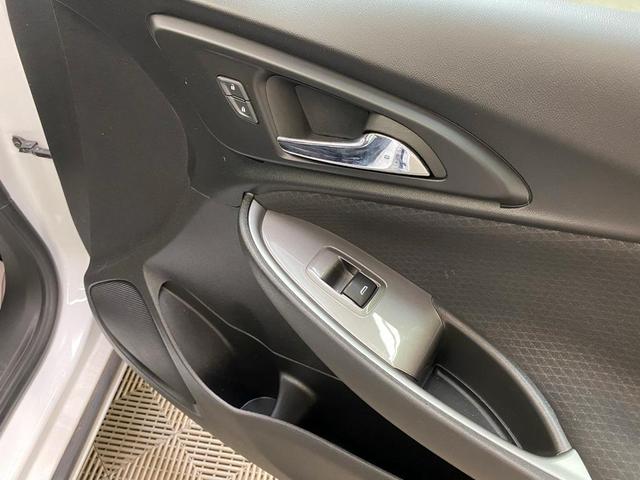 Photo of 2023 White Chevrolet Malibu