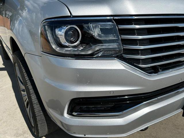 Photo of 2017 Ingot Silver Lincoln Navigator