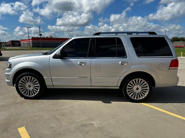 Photo of 2017 Ingot Silver Lincoln Navigator