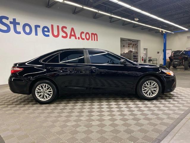 Photo of 2016 Black Toyota Camry