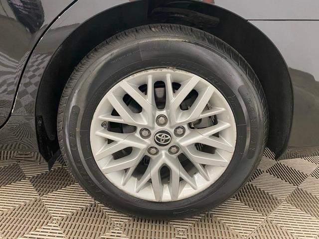 Photo of 2016 Black Toyota Camry