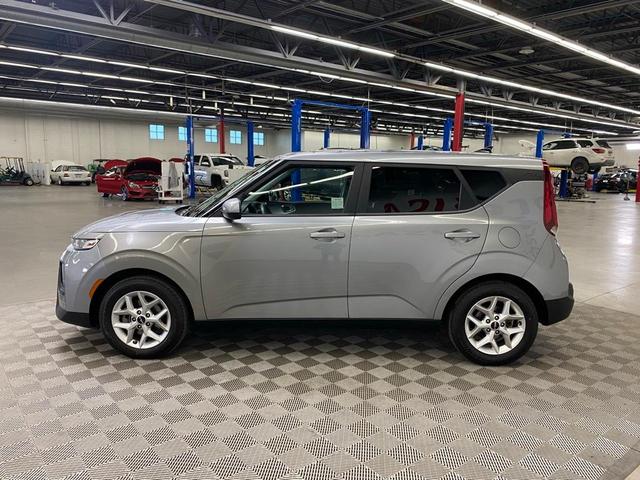 Photo of 2022 Steel Gray Kia Soul