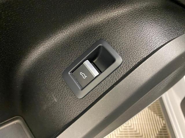 Photo of 2021 Florett Silver Metallic Audi Q5