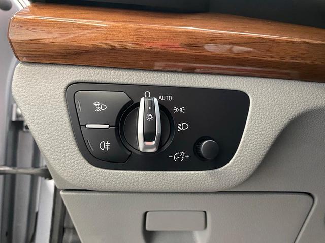 Photo of 2021 Florett Silver Metallic Audi Q5