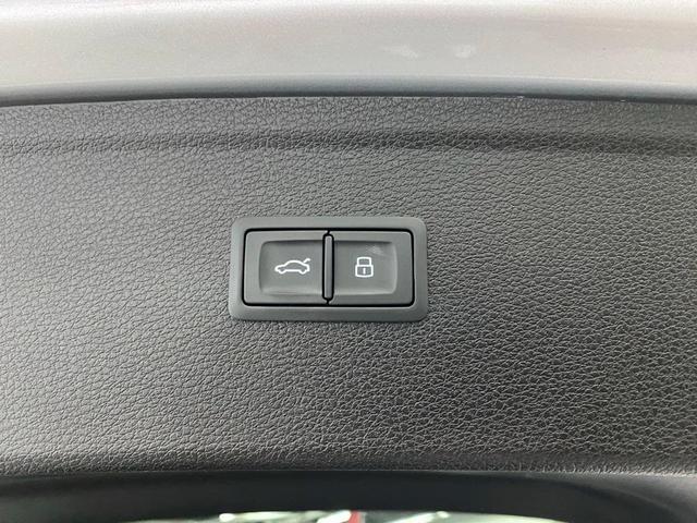Photo of 2021 Florett Silver Metallic Audi Q5