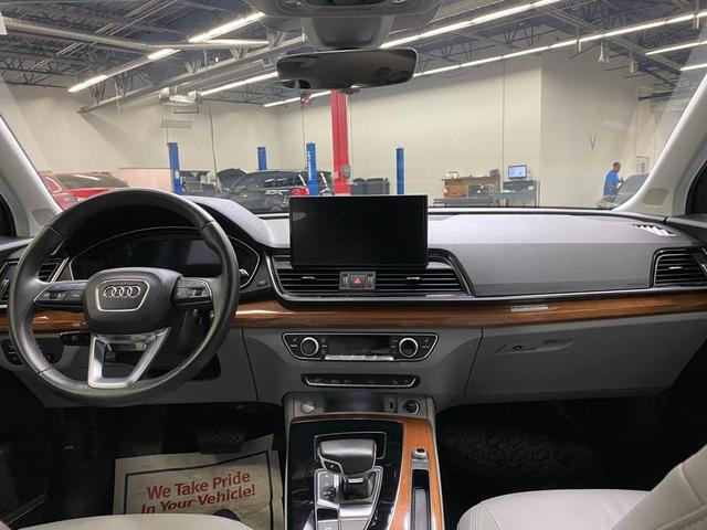 Photo of 2021 Florett Silver Metallic Audi Q5