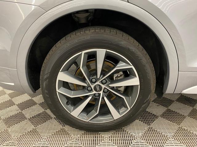 Photo of 2021 Florett Silver Metallic Audi Q5