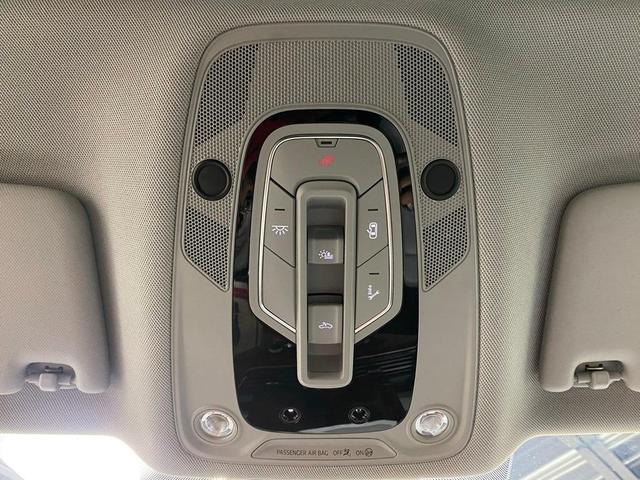 Photo of 2021 Florett Silver Metallic Audi Q5