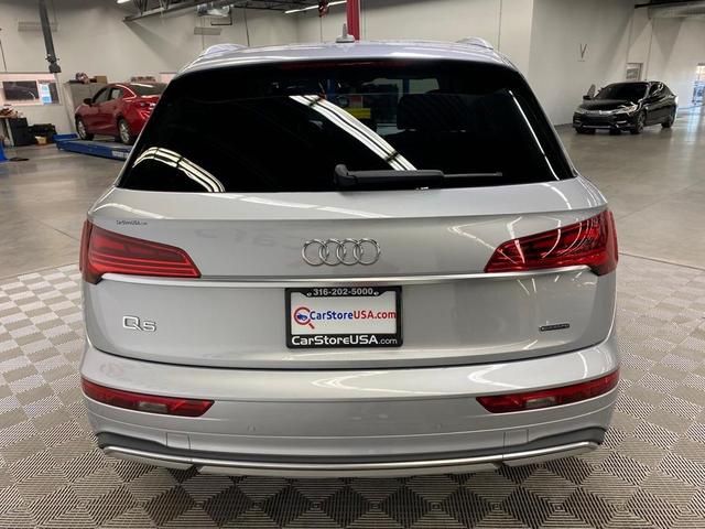 Photo of 2021 Florett Silver Metallic Audi Q5