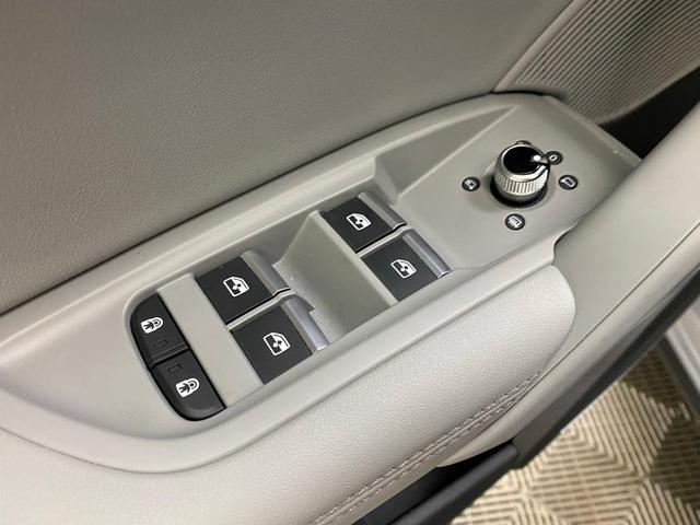 Photo of 2021 Florett Silver Metallic Audi Q5