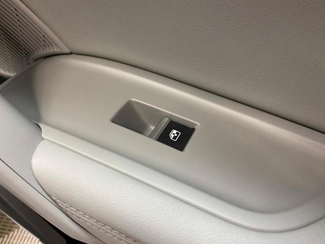 Photo of 2021 Florett Silver Metallic Audi Q5