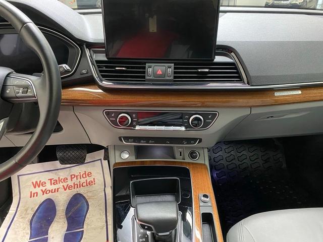 Photo of 2021 Florett Silver Metallic Audi Q5